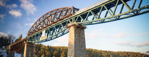 Replacement Bridge over the Hracholusky Reservoir
